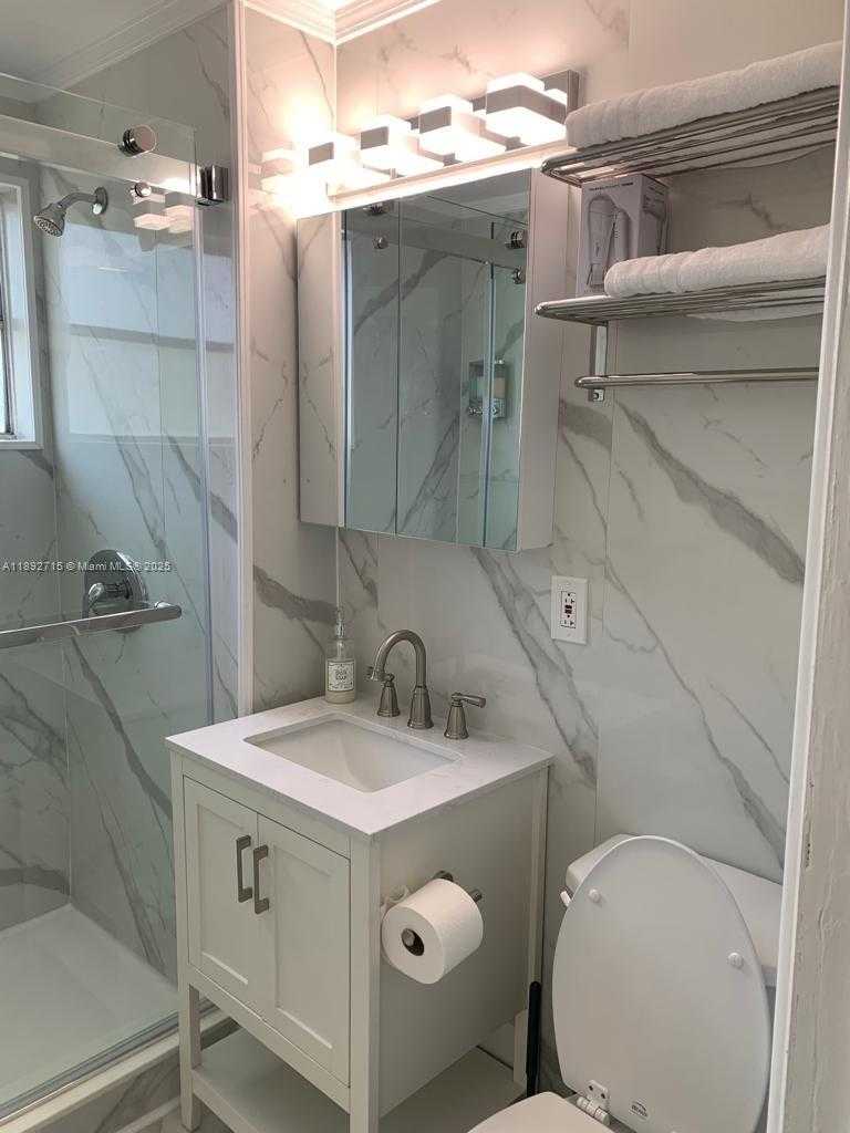 Small Image of 545 MICHIGAN AVE #8, Miami Beach Number 5