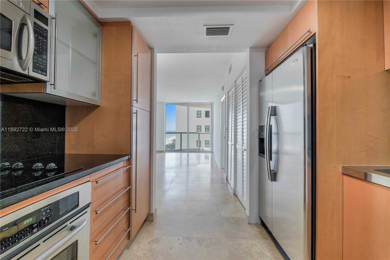 Small Image of 6365 COLLINS AVE #804, Miami Beach Number 3