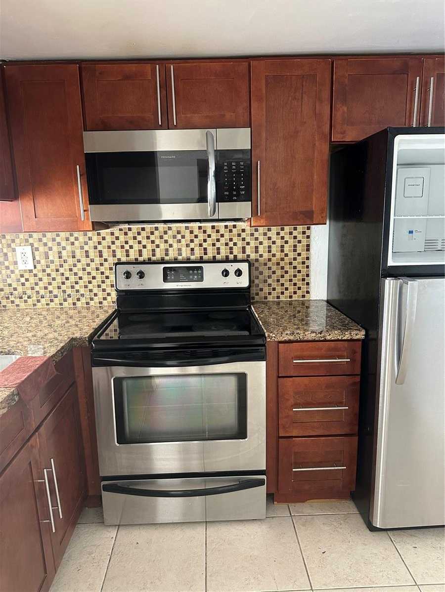 Small Image of 16465 NORTH EAST 22ND AVE #204, North Miami Beach Number 4
