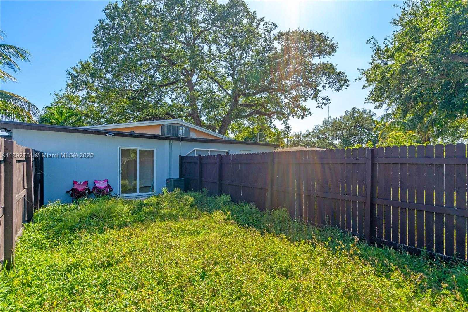 Small Image of 4111 SOUTH WEST 33RD ST #B, West Park Number 6