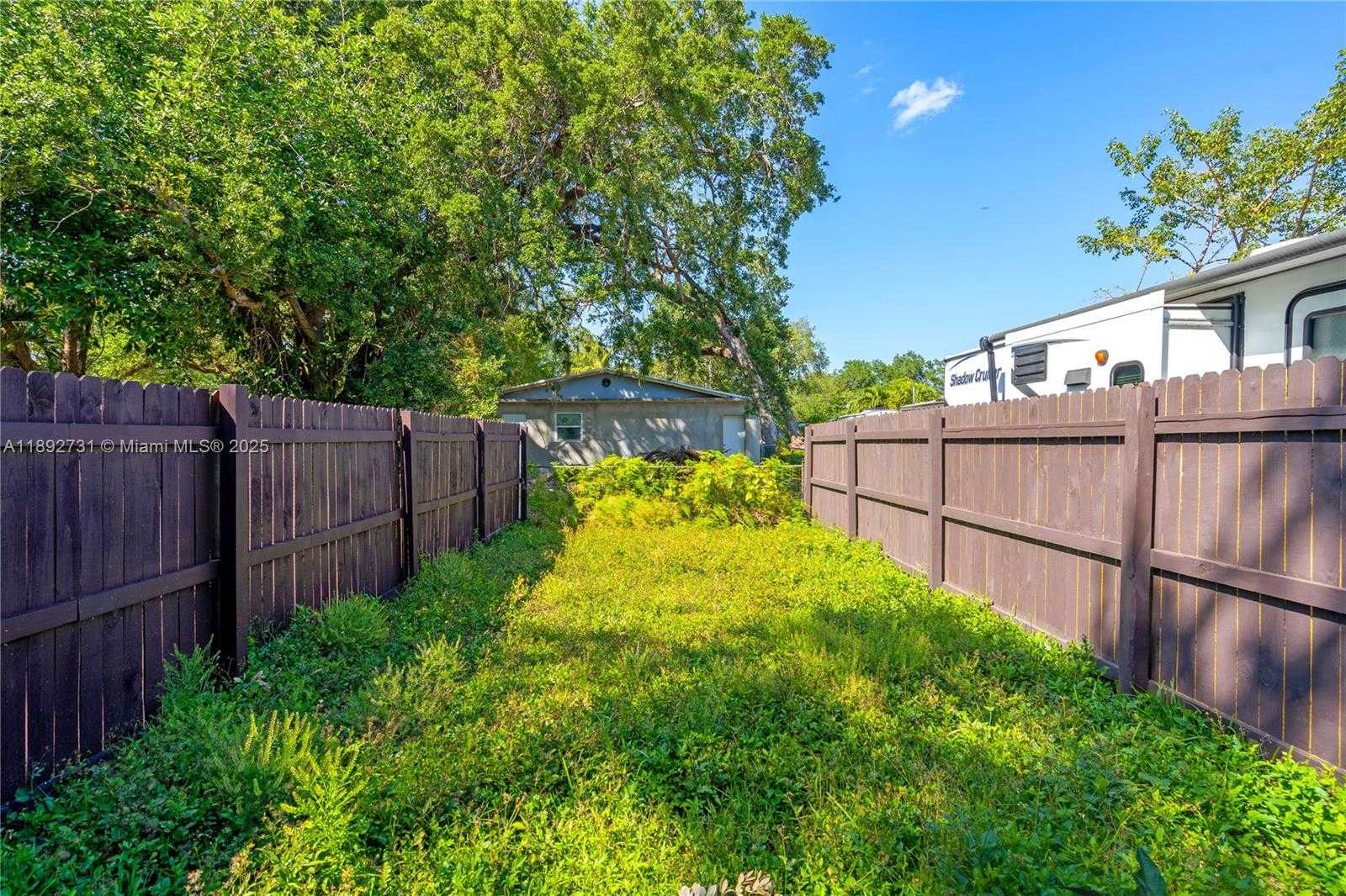 Small Image of 4111 SOUTH WEST 33RD ST #B, West Park Number 7