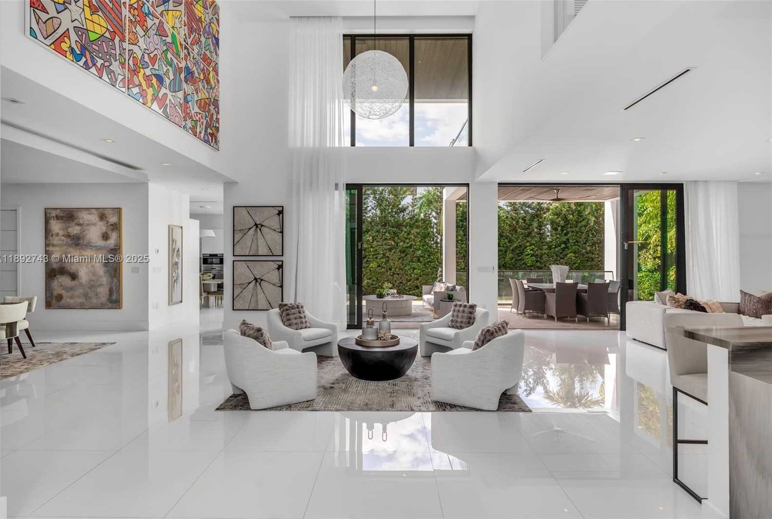 Small Image of 124 PARK DR, Bal Harbour Number 12