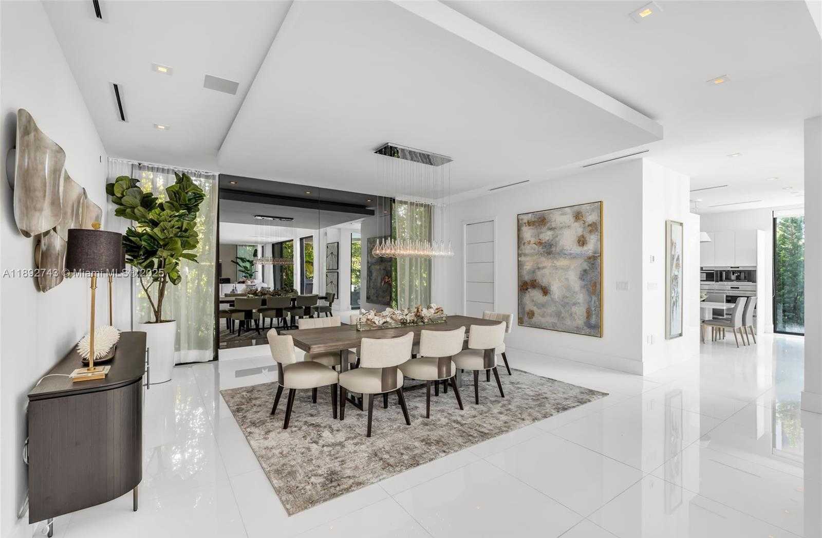 Small Image of 124 PARK DR, Bal Harbour Number 16
