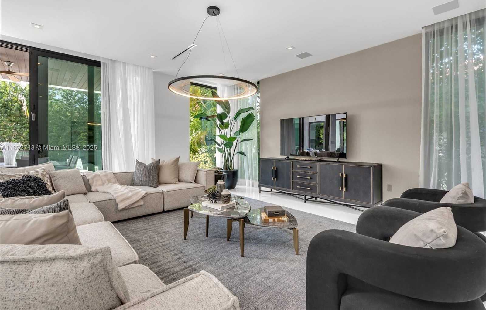 Small Image of 124 PARK DR, Bal Harbour Number 21