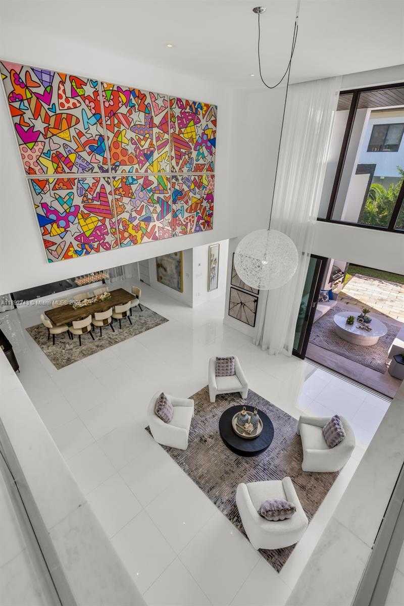Small Image of 124 PARK DR, Bal Harbour Number 32