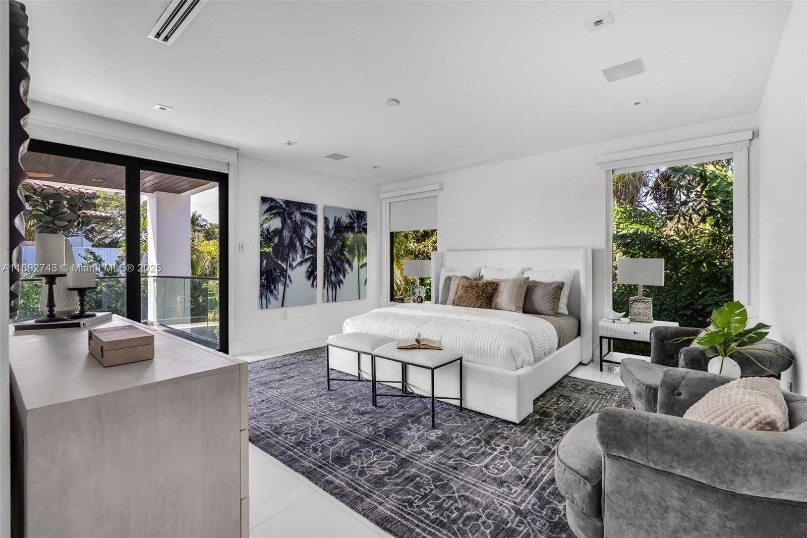 Small Image of 124 PARK DR, Bal Harbour Number 33