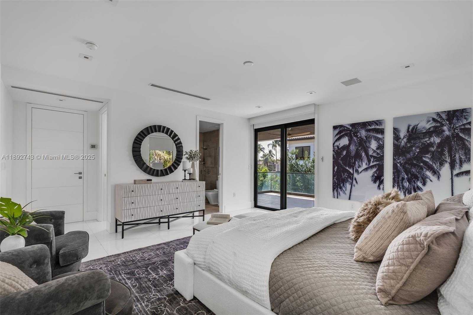 Small Image of 124 PARK DR, Bal Harbour Number 34