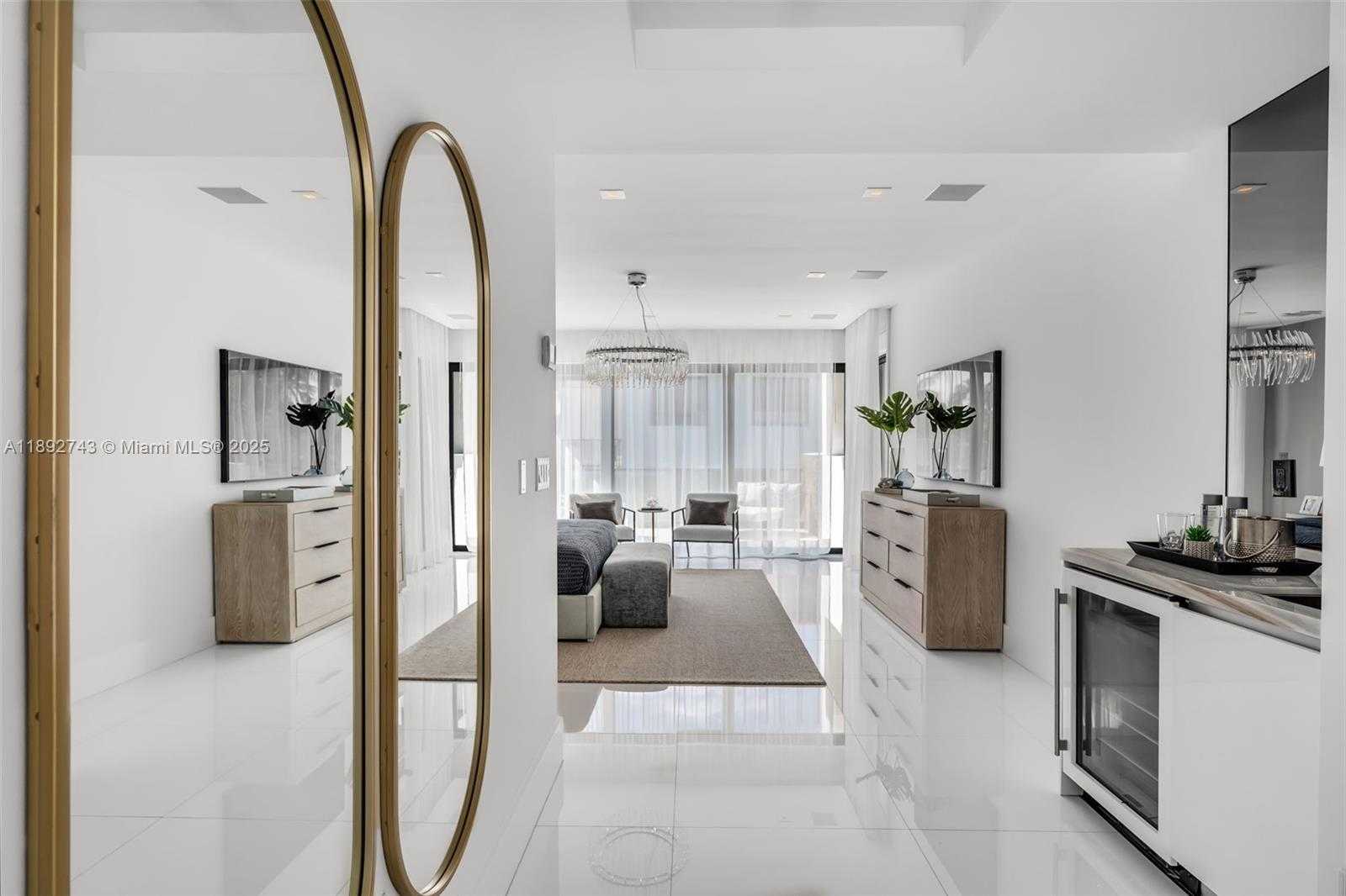 Small Image of 124 PARK DR, Bal Harbour Number 36