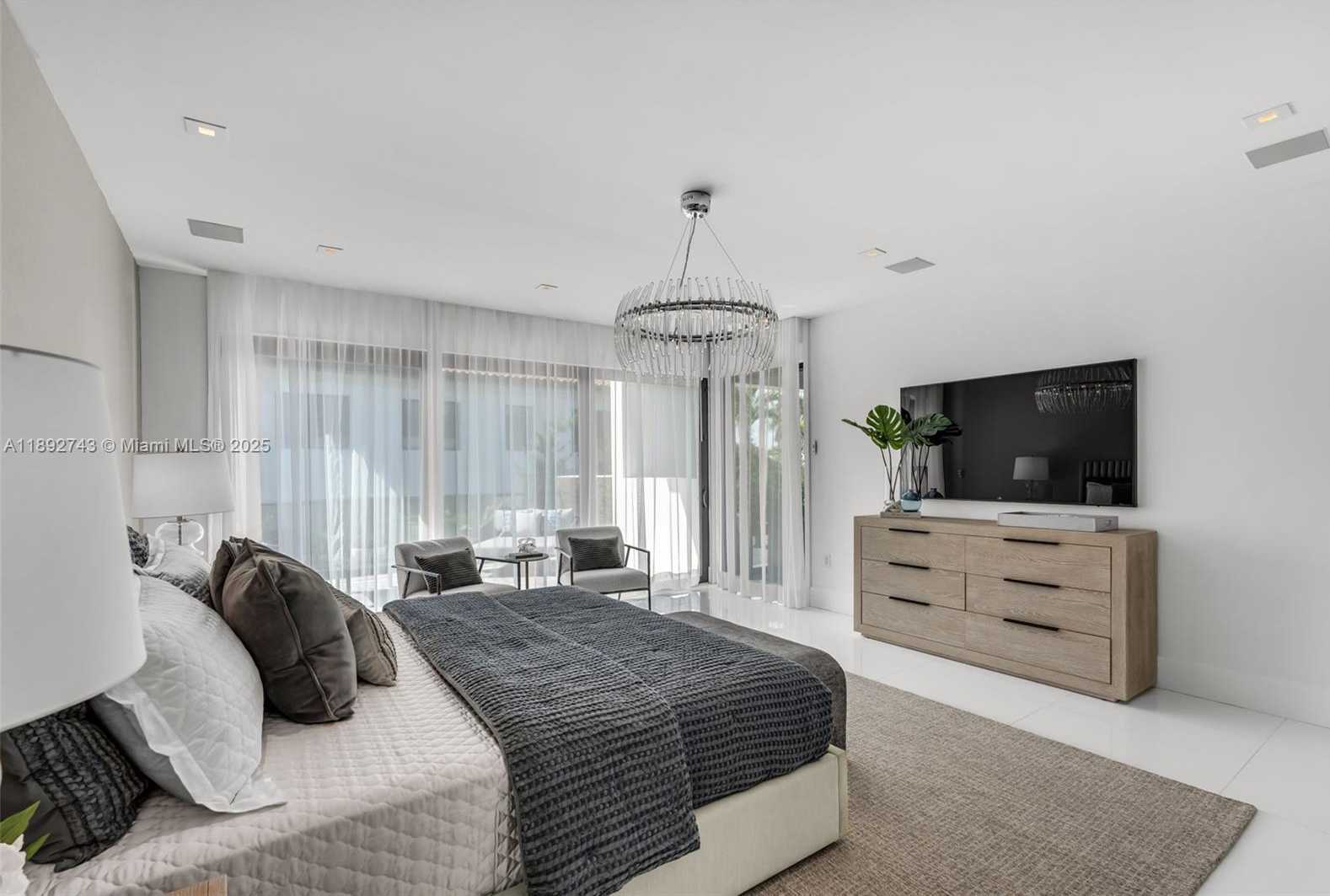 Small Image of 124 PARK DR, Bal Harbour Number 40