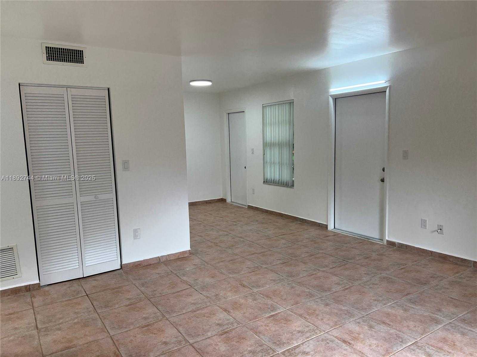 Small Image of 10756 NORTH KENDALL DR #J5, Miami Number 7