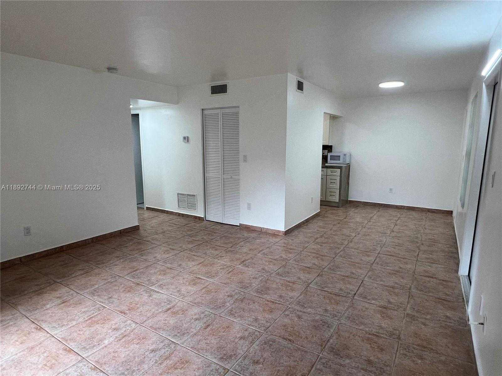 Small Image of 10756 NORTH KENDALL DR #J5, Miami Number 8