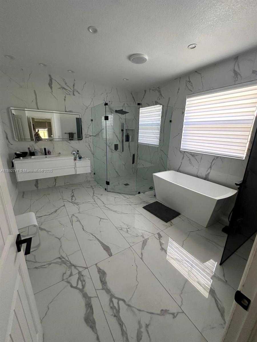 Small Image of 12944 SOUTH WEST 222ND ST, Miami Number 6