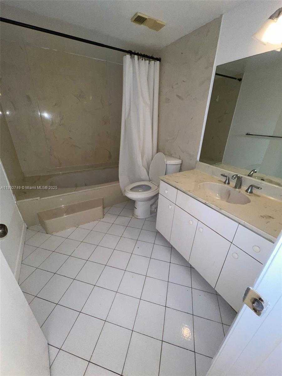Small Image of 17600 NORTH BAY RD #N702, Sunny Isles Beach Number 19