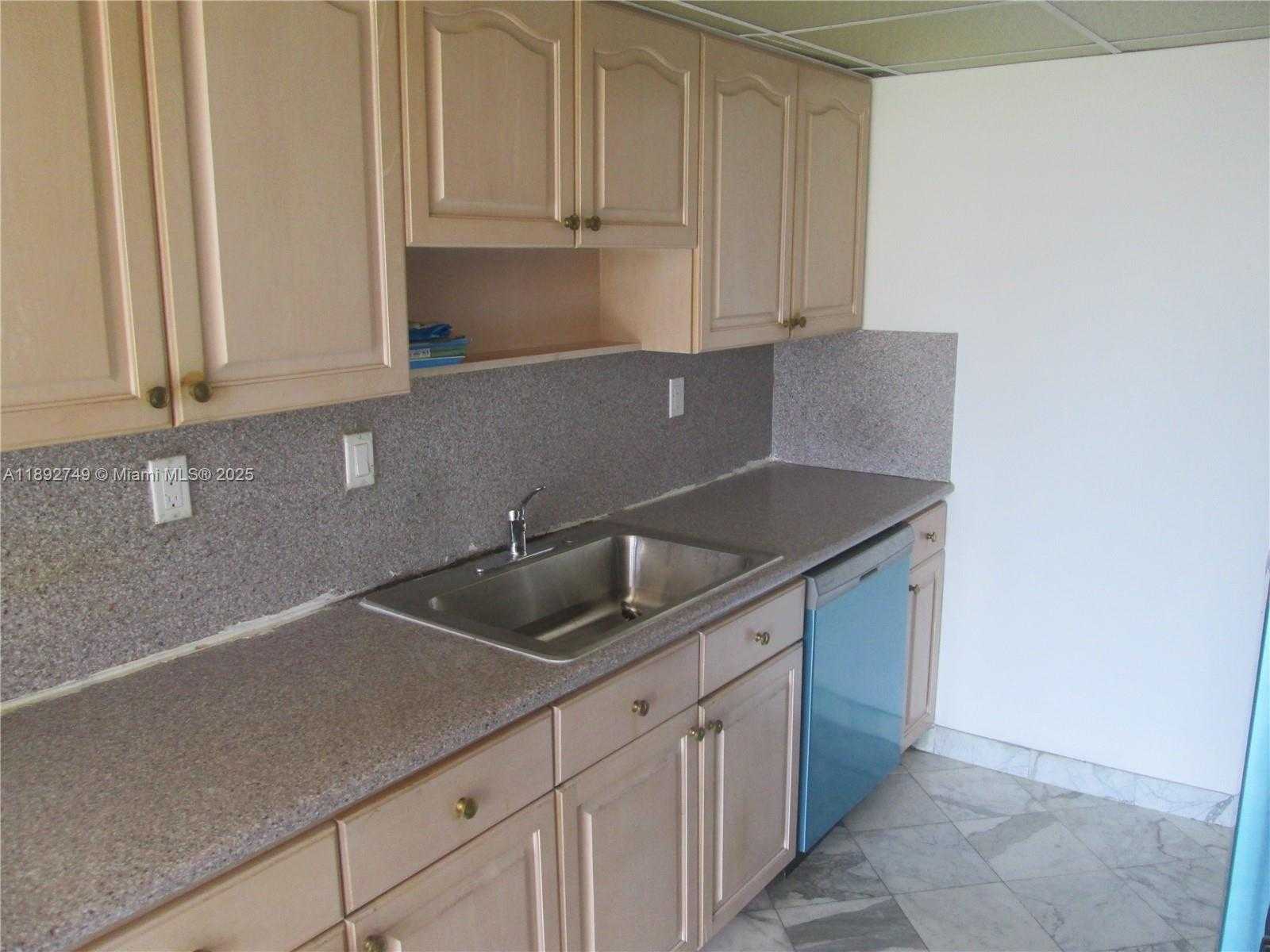 Small Image of 17600 NORTH BAY RD #N702, Sunny Isles Beach Number 5