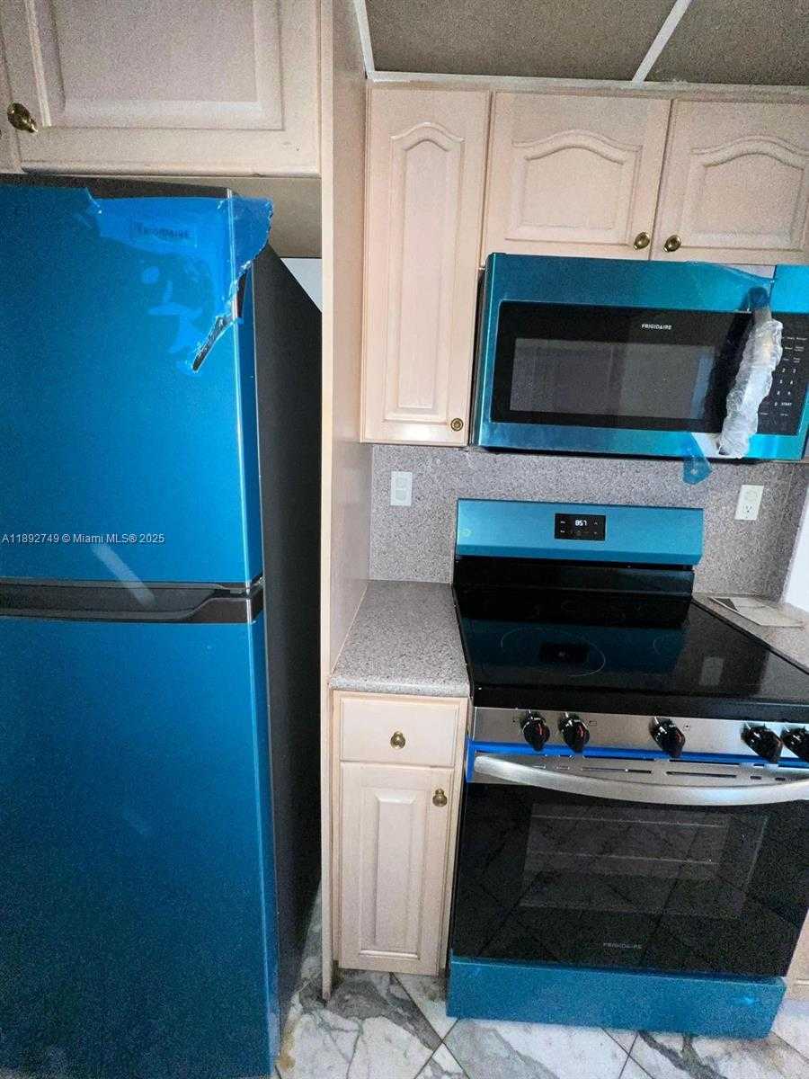 Small Image of 17600 NORTH BAY RD #N702, Sunny Isles Beach Number 8