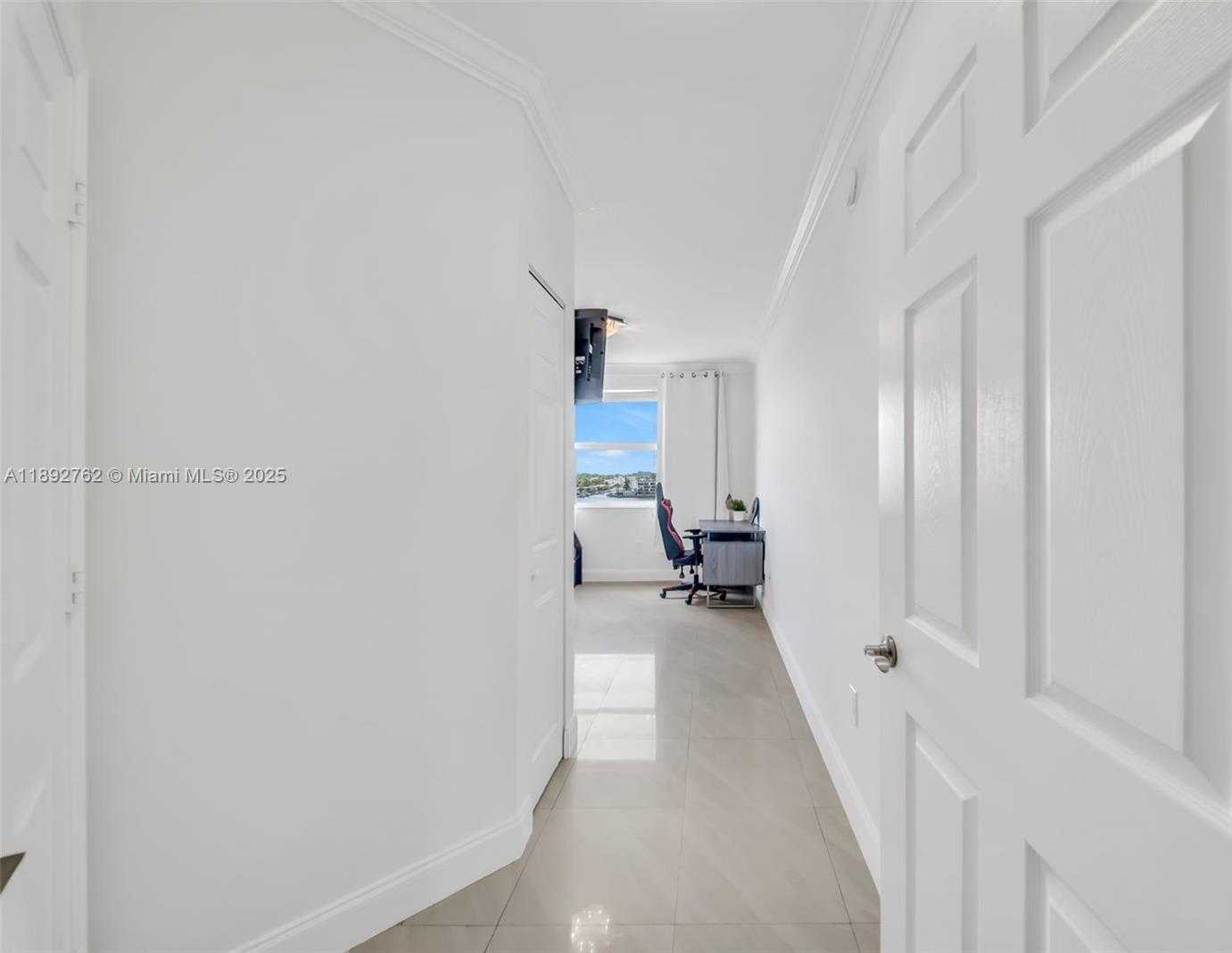 Small Image of 17150 NORTH BAY RD #2705, Sunny Isles Beach Number 11