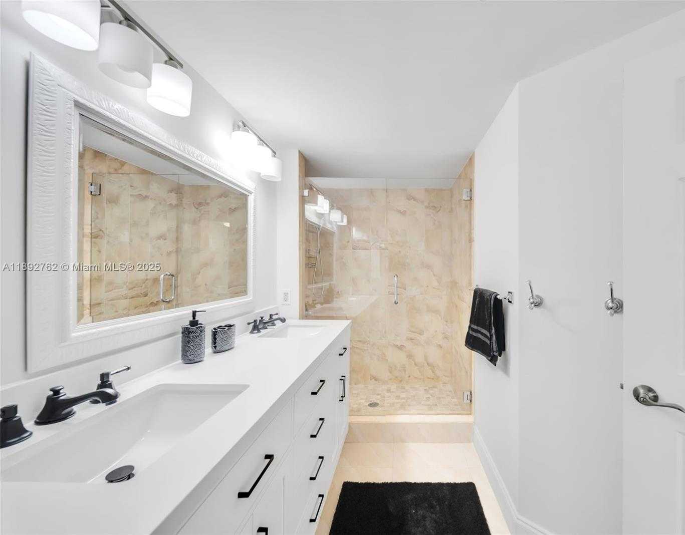 Small Image of 17150 NORTH BAY RD #2705, Sunny Isles Beach Number 16
