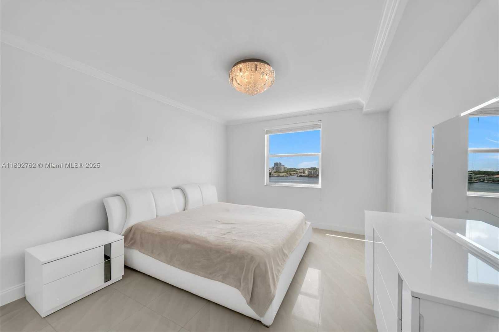 Small Image of 17150 NORTH BAY RD #2705, Sunny Isles Beach Number 19