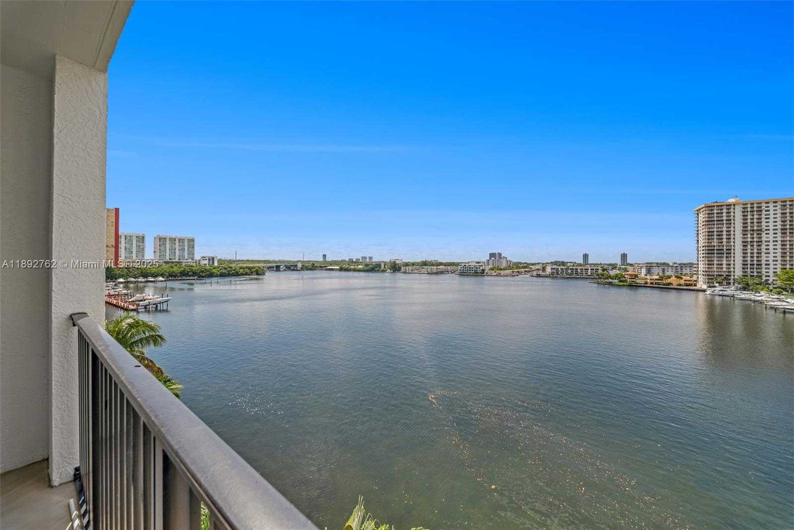 Small Image of 17150 NORTH BAY RD #2705, Sunny Isles Beach Number 2