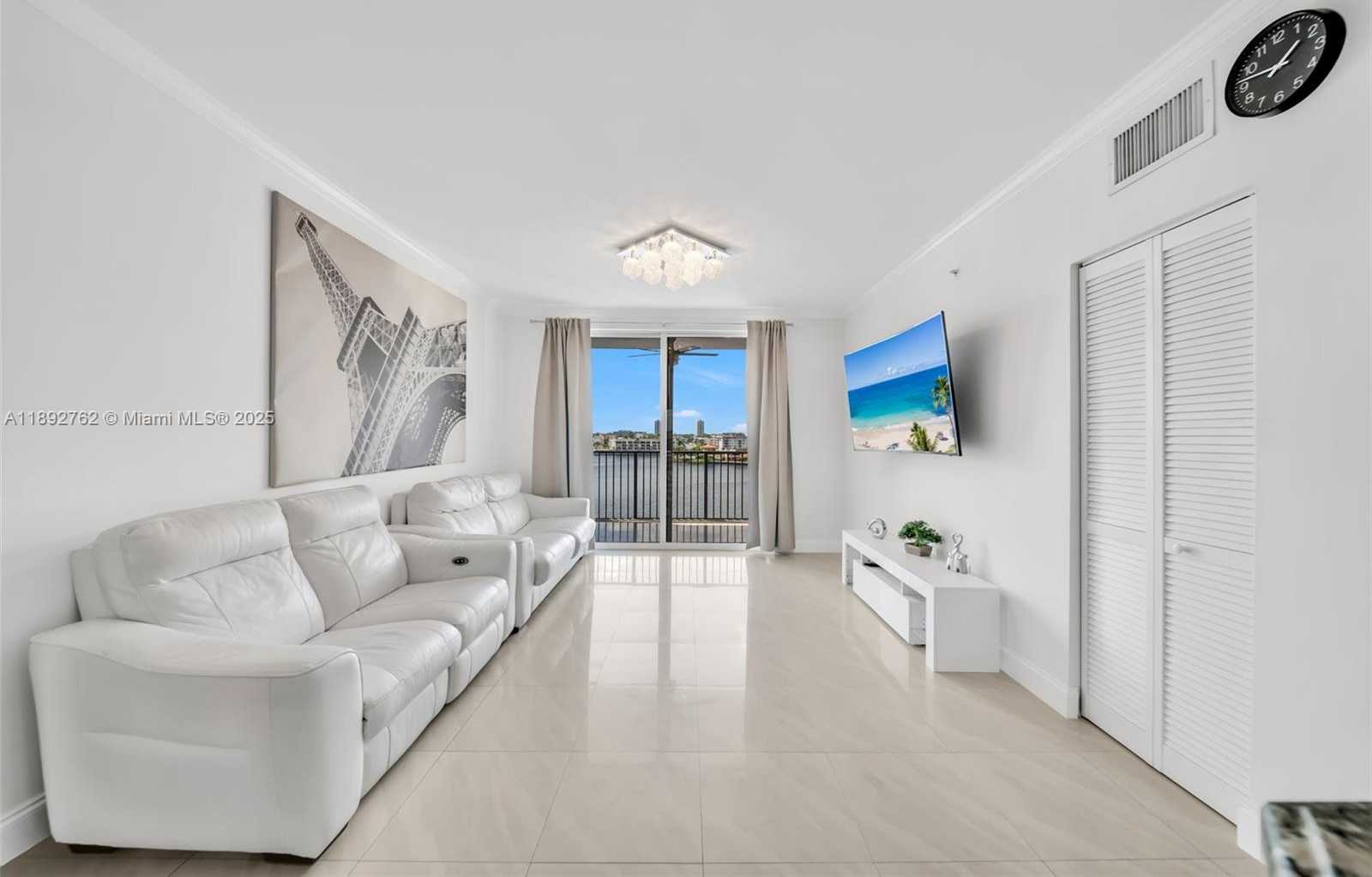 Small Image of 17150 NORTH BAY RD #2705, Sunny Isles Beach Number 3