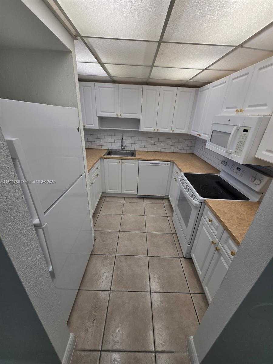 Small Image of 7010 NORTH WEST 186TH ST #5-508, Hialeah Number 10