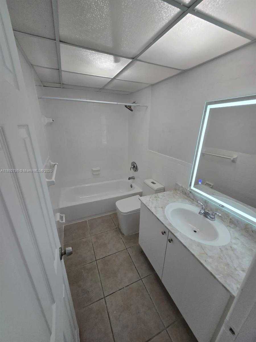 Small Image of 7010 NORTH WEST 186TH ST #5-508, Hialeah Number 17