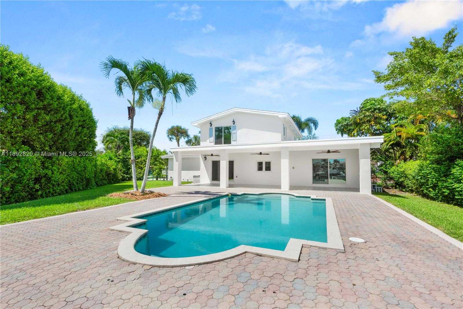 Small Image of 6270 MARLIN DR, Coral Gables Number 1