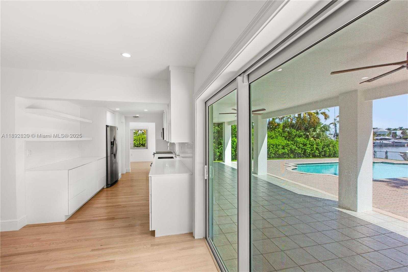 Small Image of 6270 MARLIN DR, Coral Gables Number 10