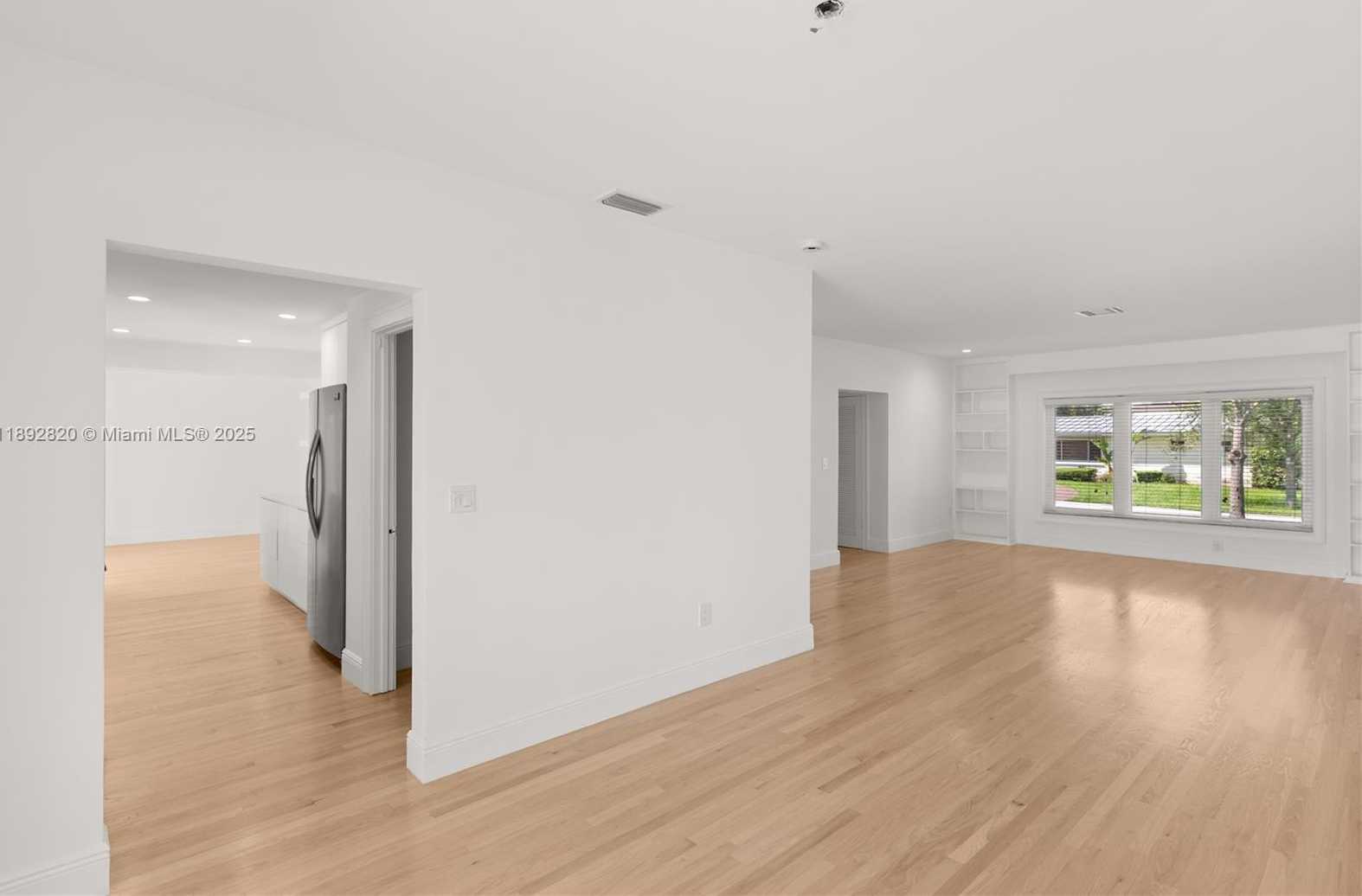 Small Image of 6270 MARLIN DR, Coral Gables Number 19