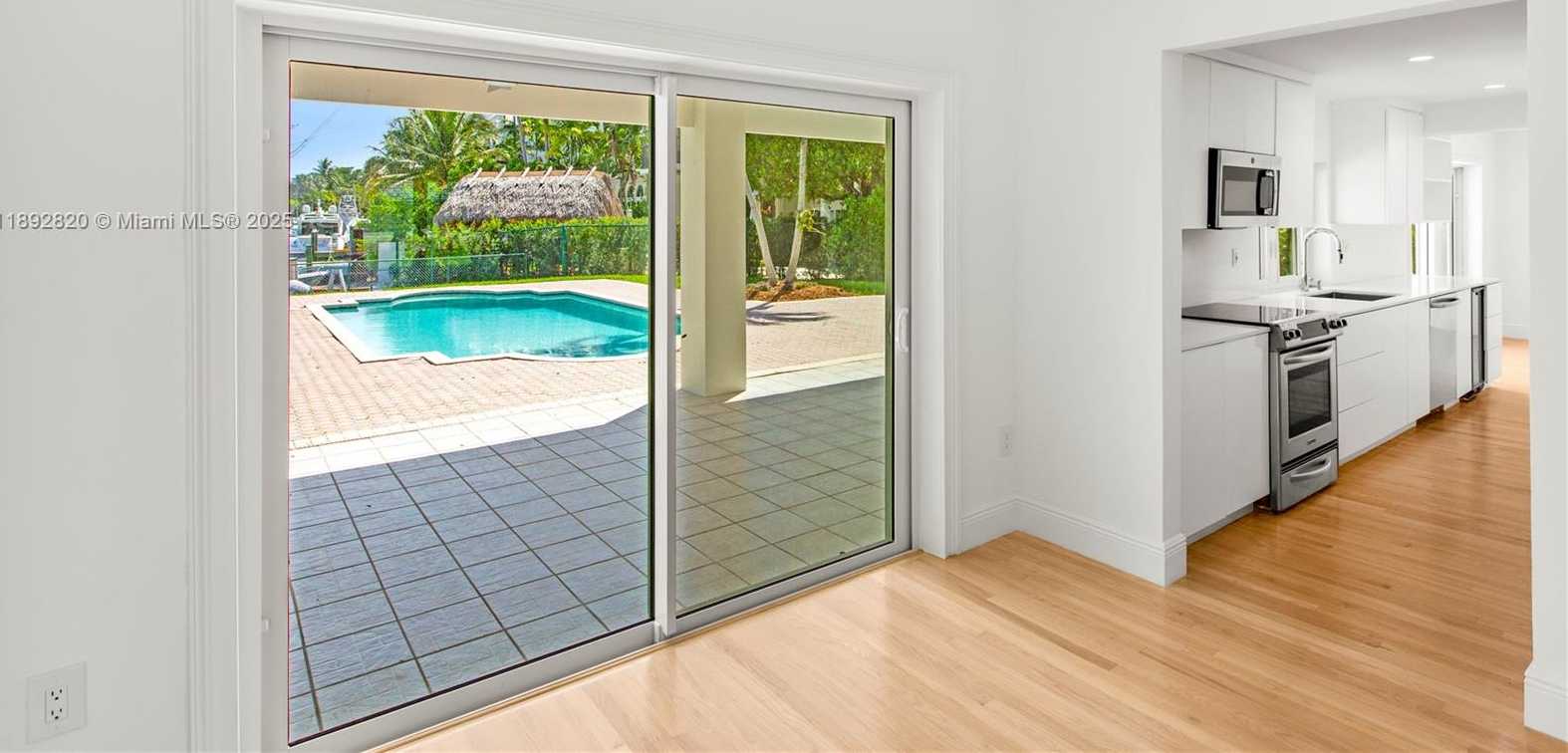 Small Image of 6270 MARLIN DR, Coral Gables Number 21