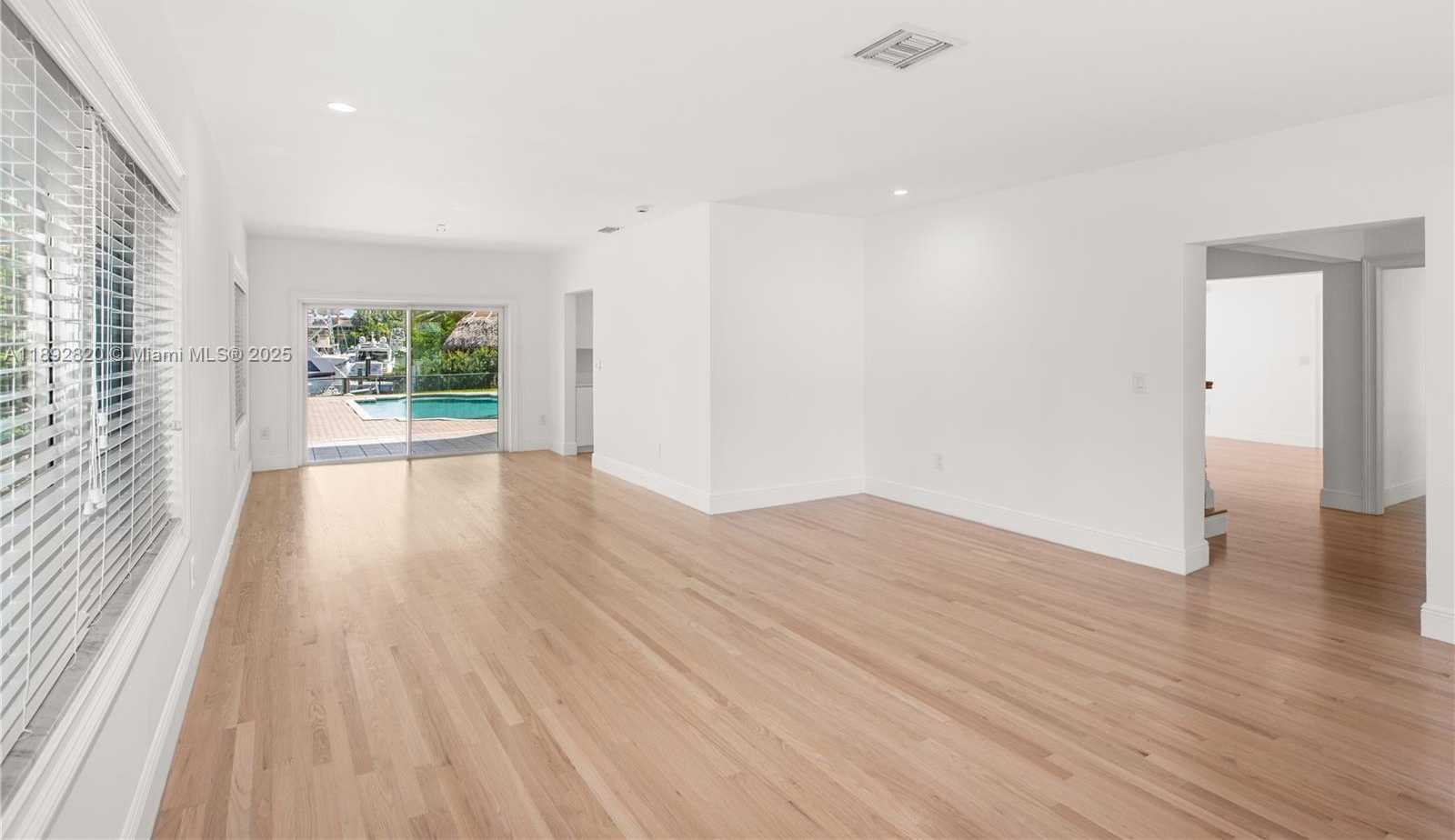 Small Image of 6270 MARLIN DR, Coral Gables Number 22