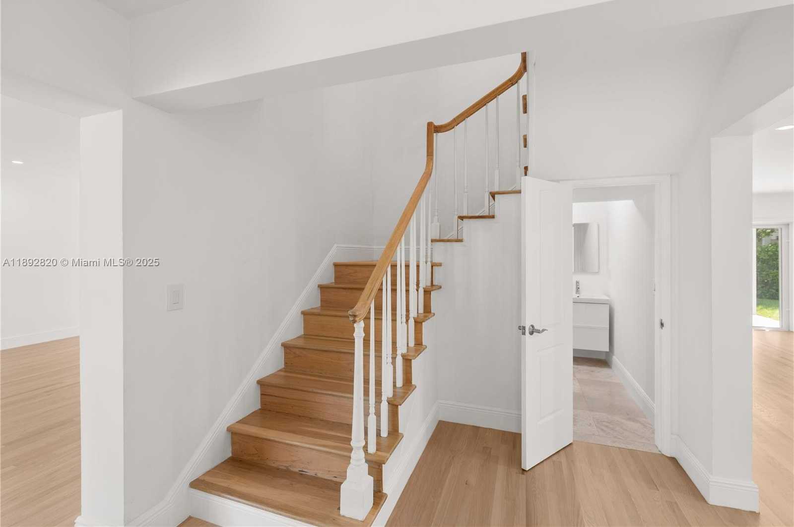 Small Image of 6270 MARLIN DR, Coral Gables Number 24