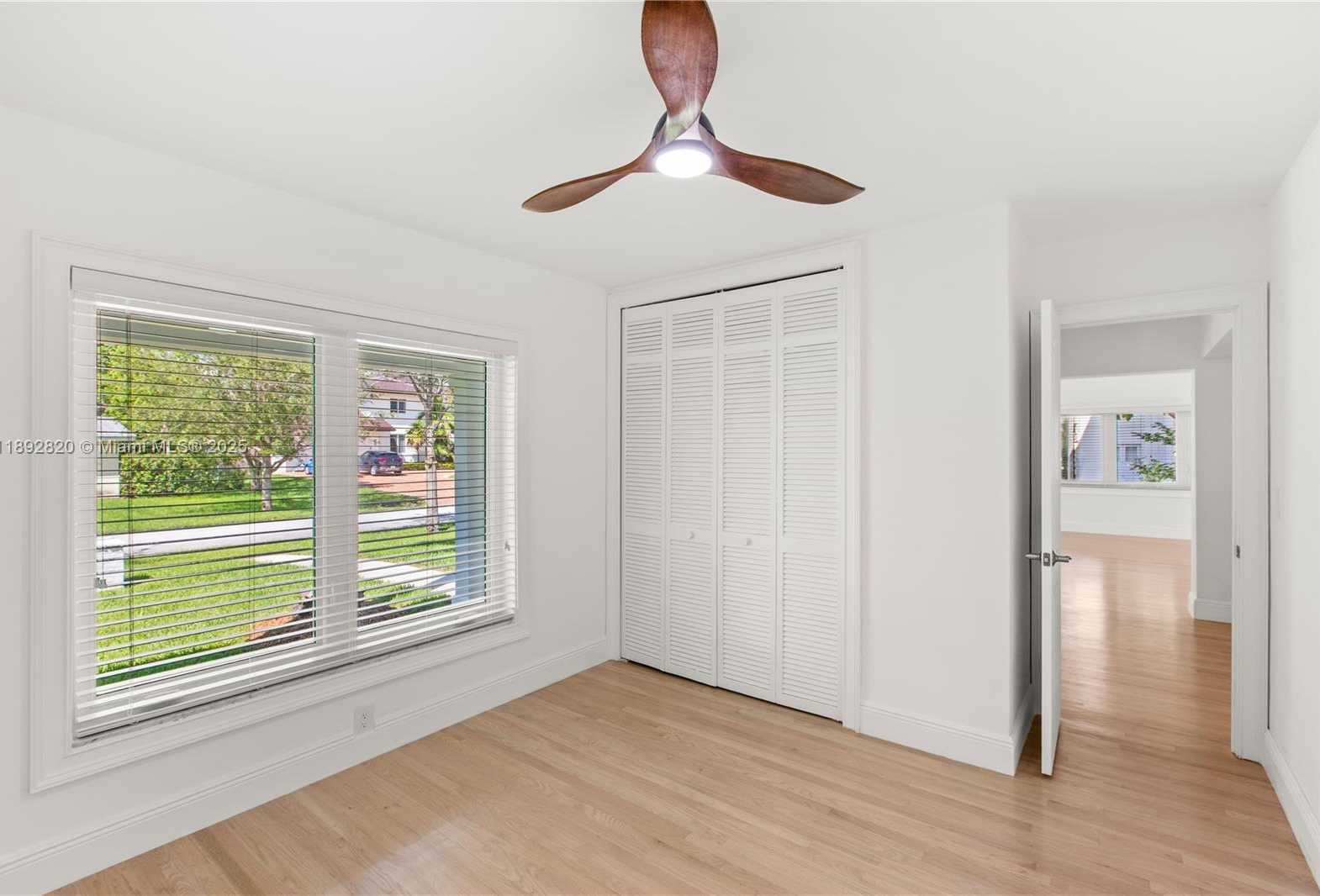 Small Image of 6270 MARLIN DR, Coral Gables Number 27
