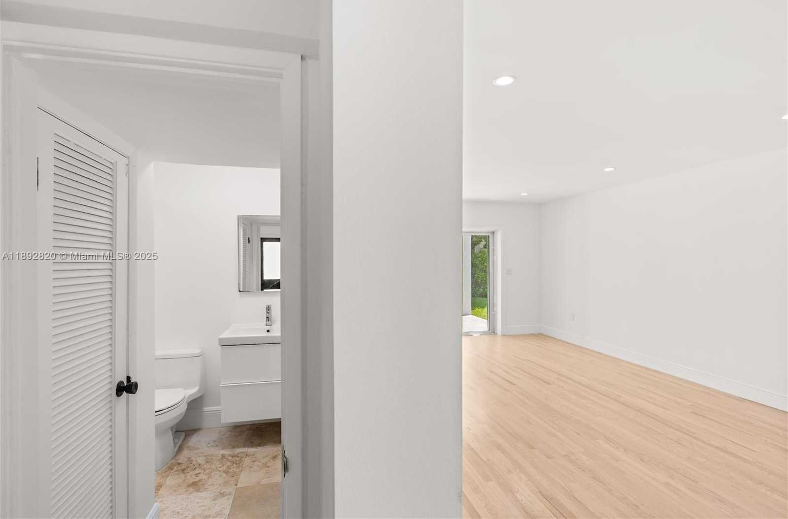 Small Image of 6270 MARLIN DR, Coral Gables Number 28