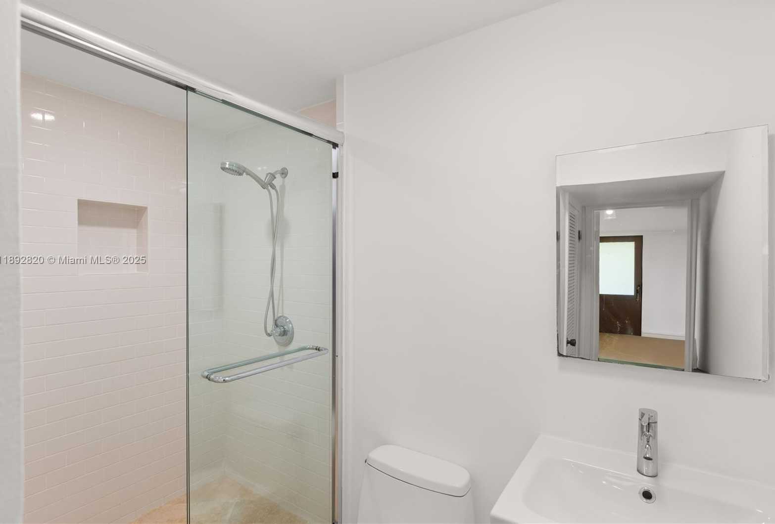 Small Image of 6270 MARLIN DR, Coral Gables Number 29