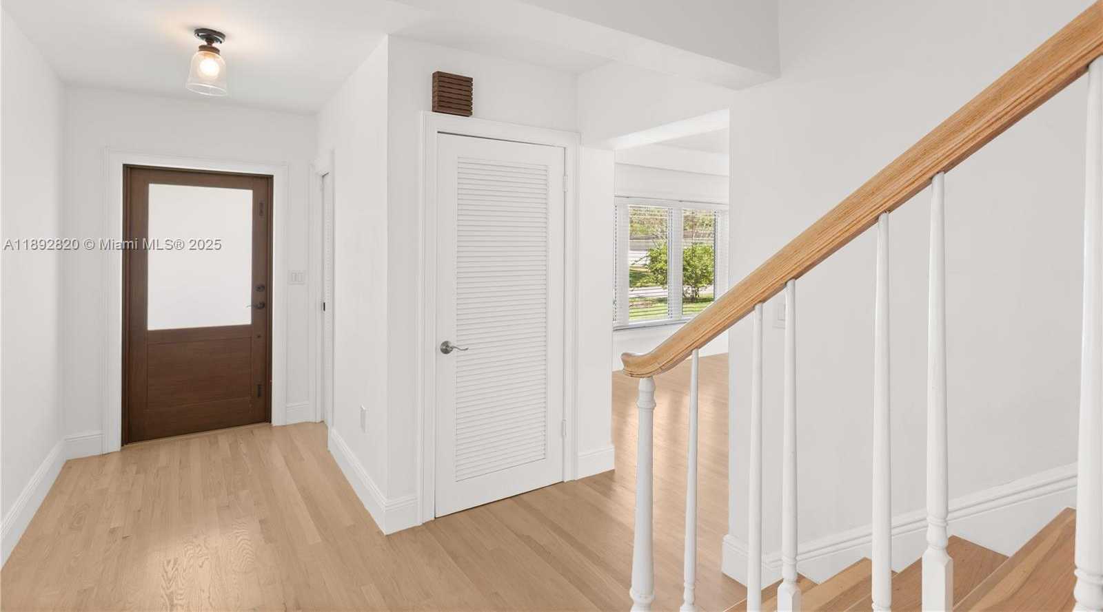 Small Image of 6270 MARLIN DR, Coral Gables Number 31