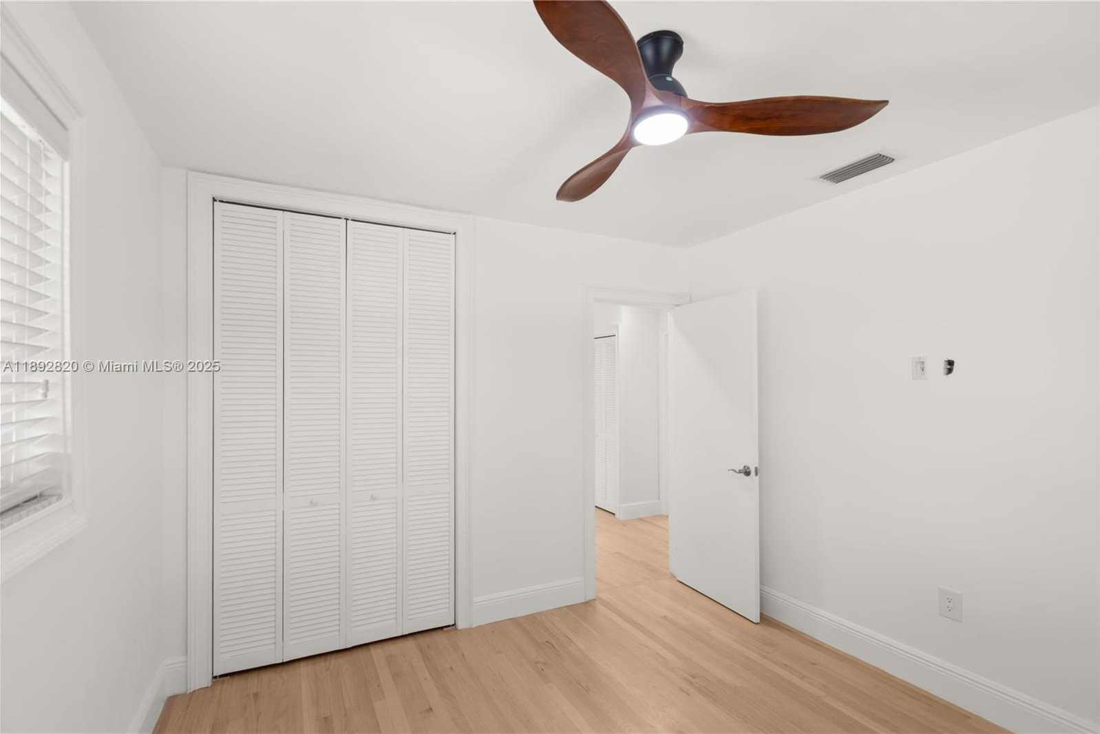 Small Image of 6270 MARLIN DR, Coral Gables Number 35