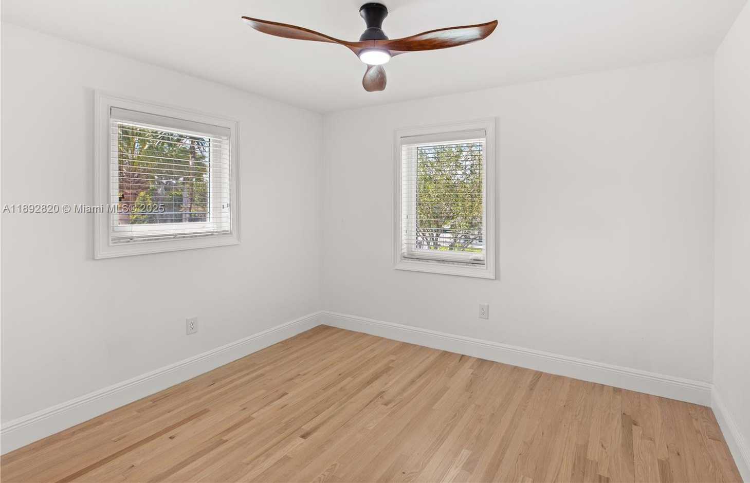 Small Image of 6270 MARLIN DR, Coral Gables Number 37