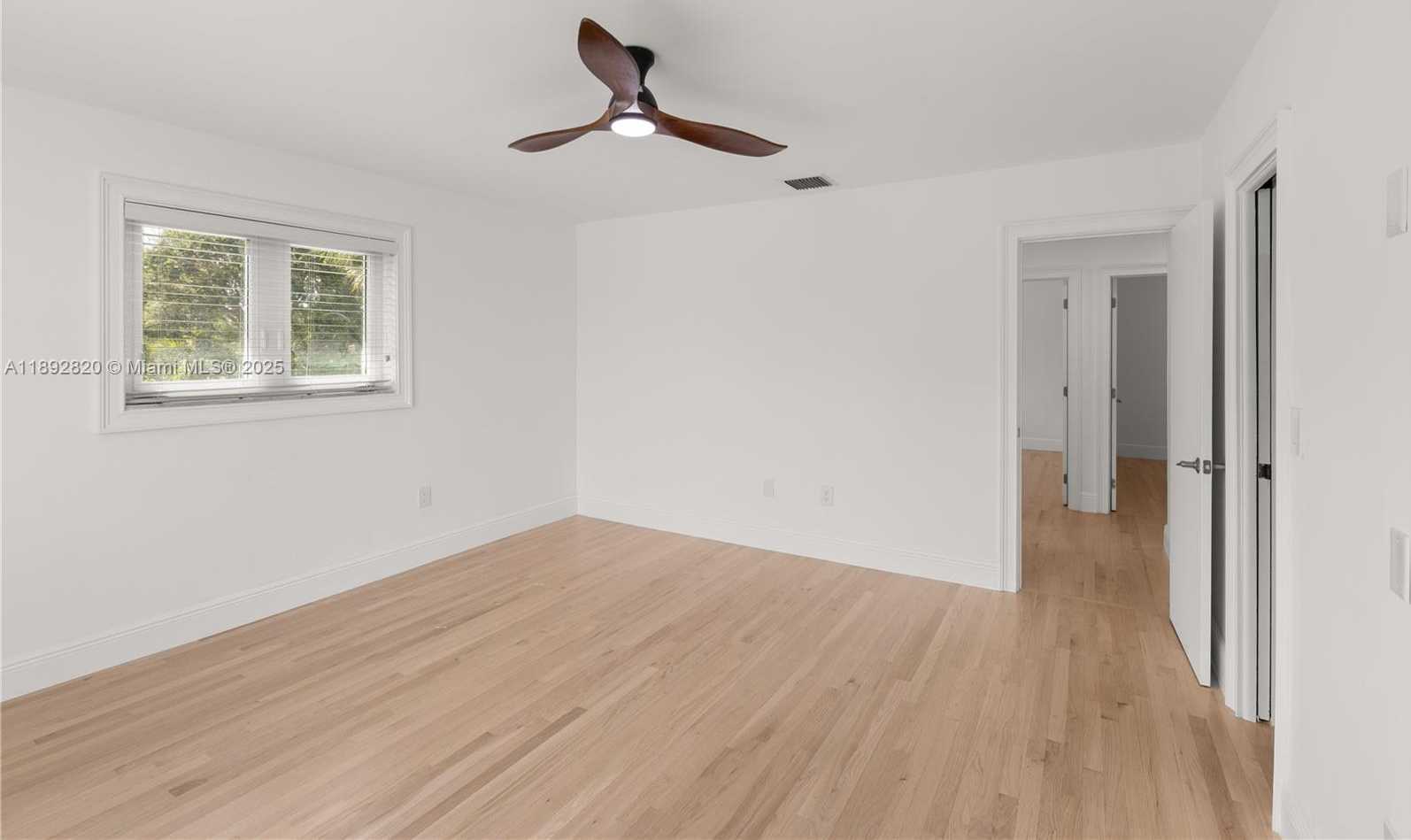 Small Image of 6270 MARLIN DR, Coral Gables Number 45