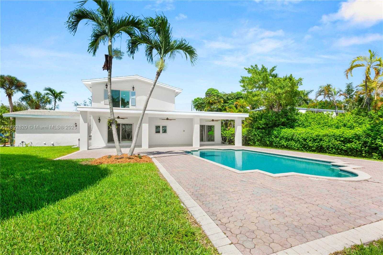Small Image of 6270 MARLIN DR, Coral Gables Number 7