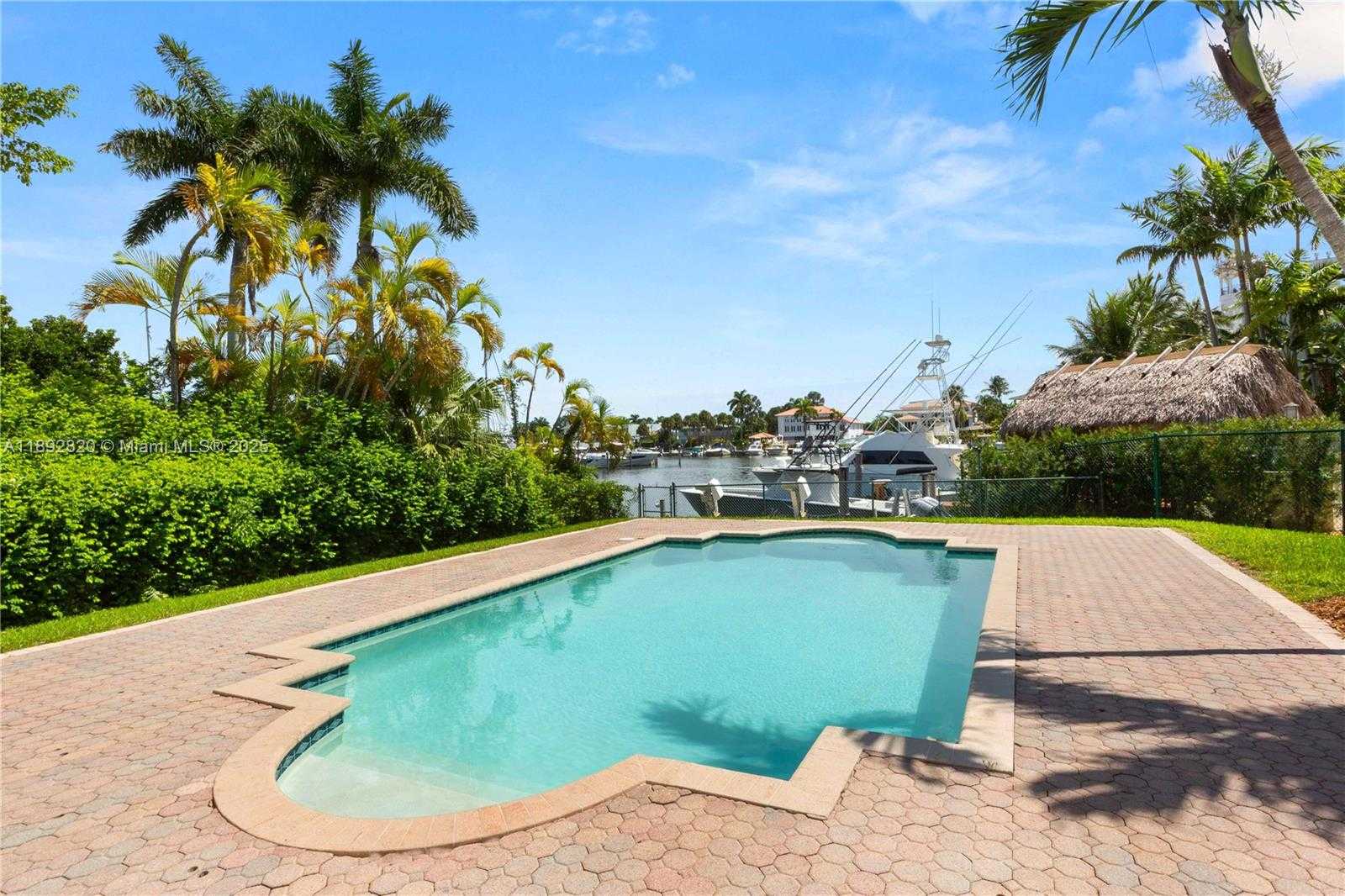 Small Image of 6270 MARLIN DR, Coral Gables Number 9