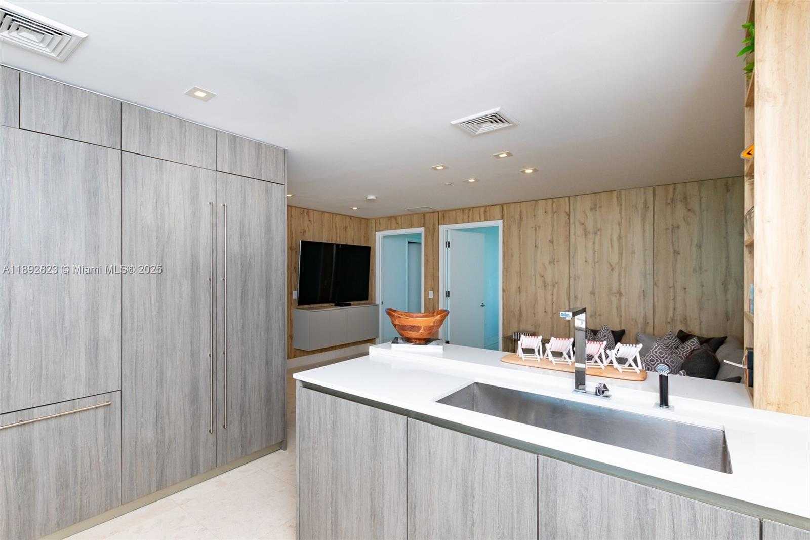 Small Image of 360 OCEAN DR #606S, Key Biscayne Number 13