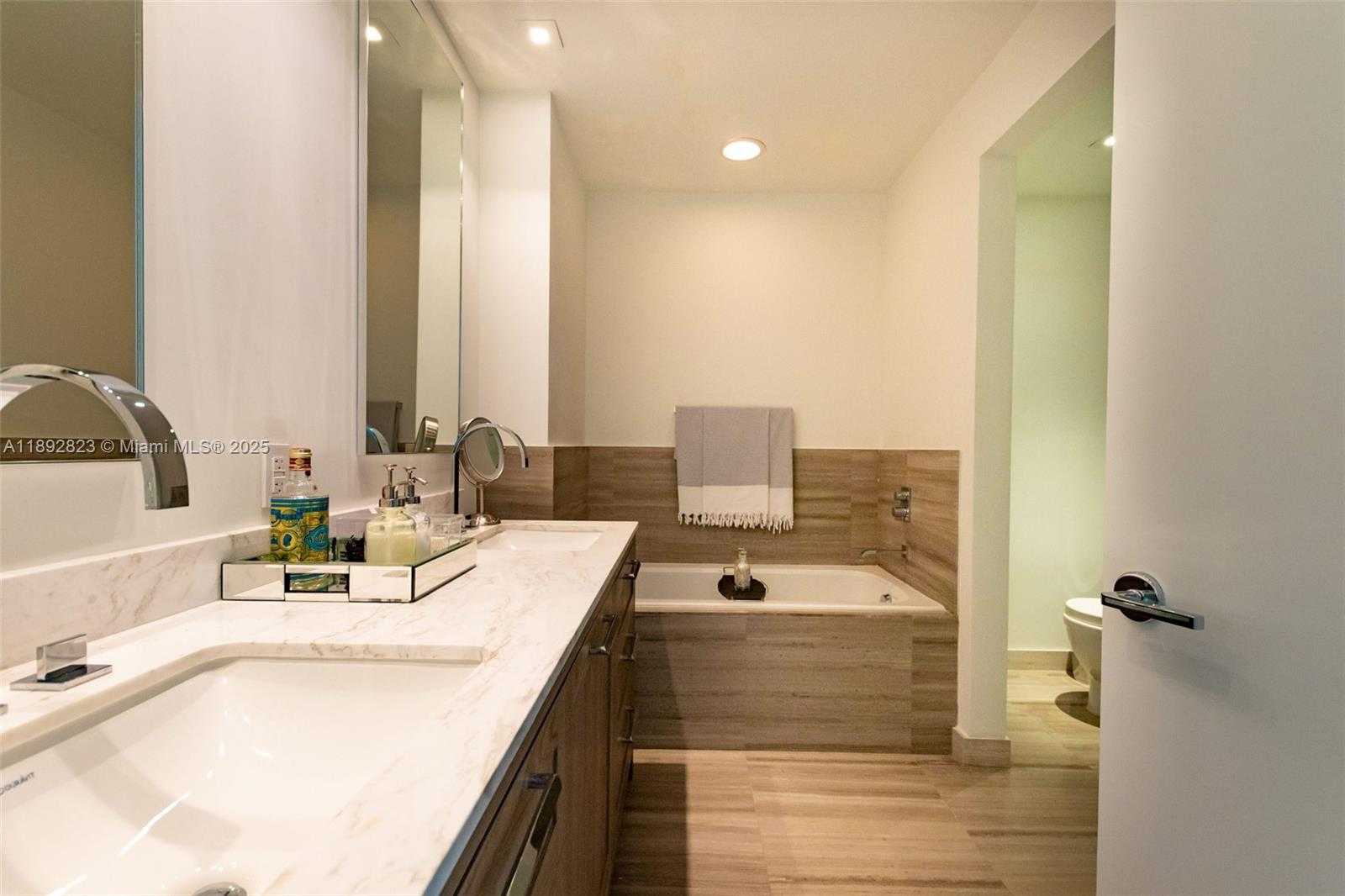 Small Image of 360 OCEAN DR #606S, Key Biscayne Number 29