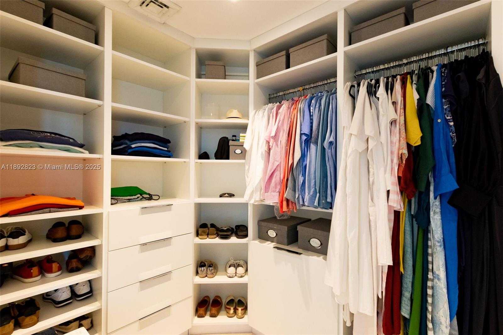Small Image of 360 OCEAN DR #606S, Key Biscayne Number 33