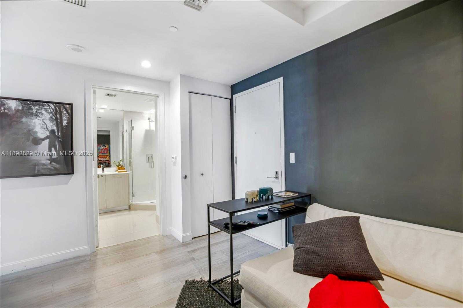 Small Image of 55 SOUTH WEST 9TH ST #3205, Miami Number 16
