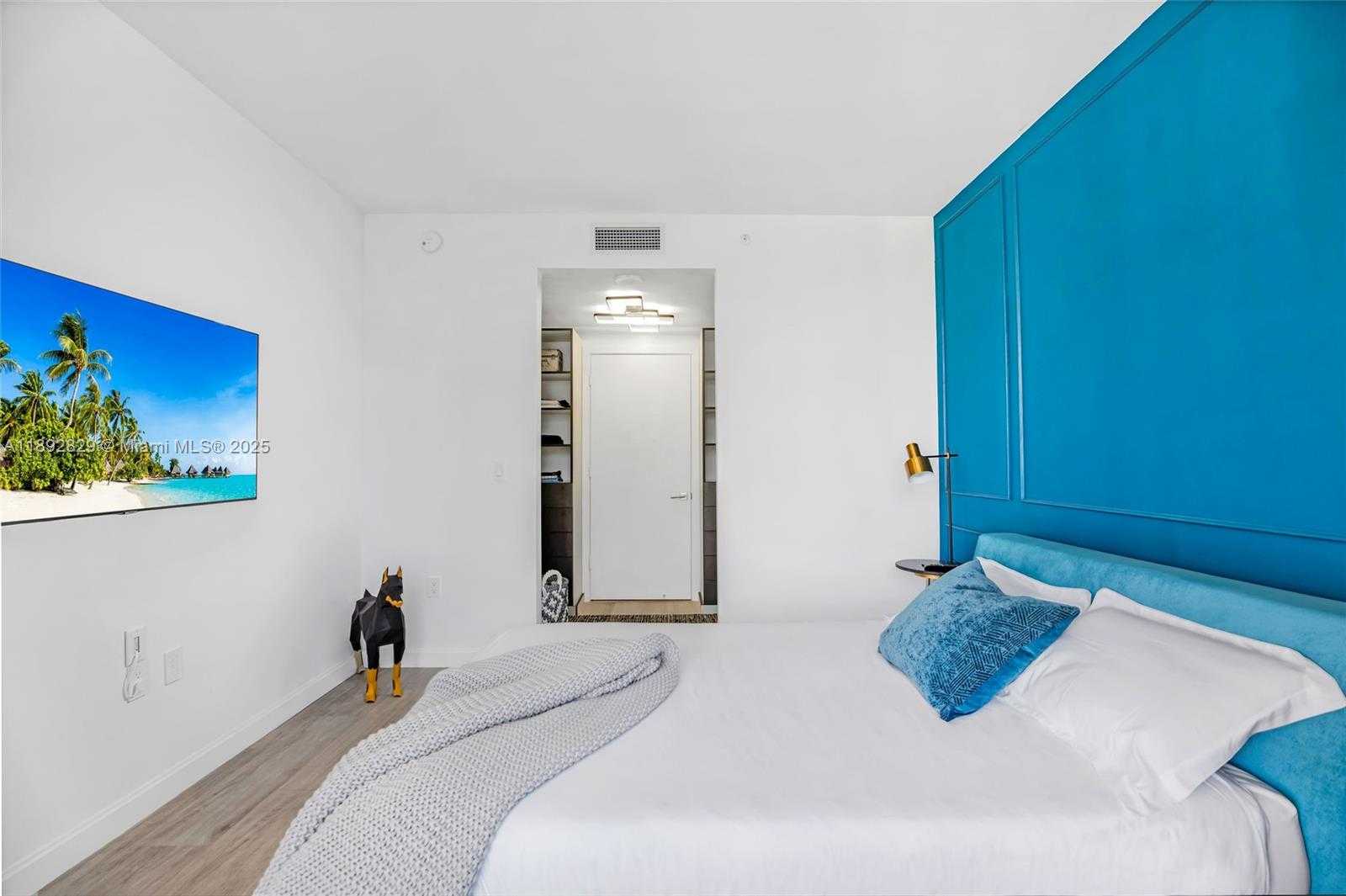 Small Image of 55 SOUTH WEST 9TH ST #3205, Miami Number 5