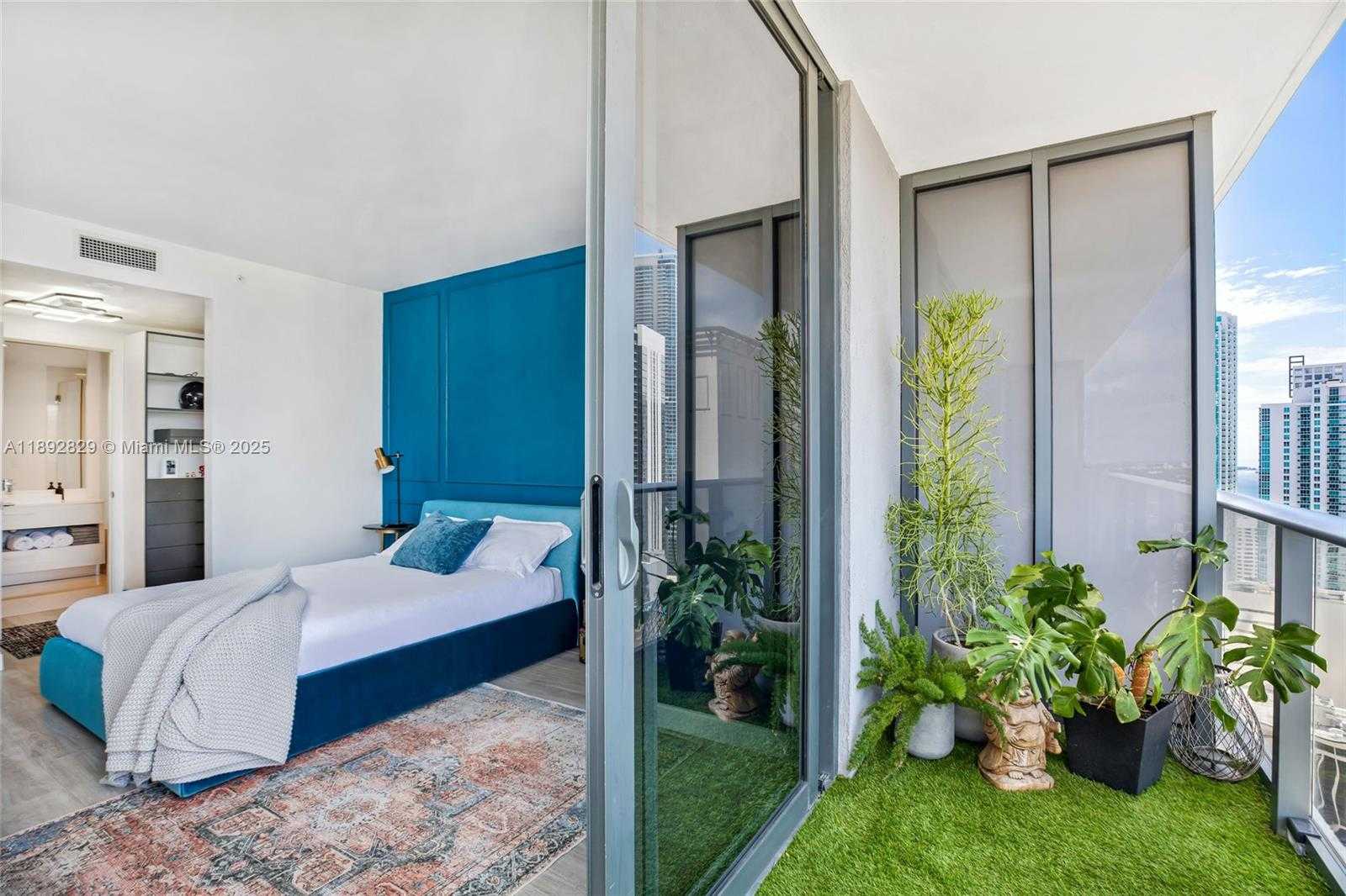 Small Image of 55 SOUTH WEST 9TH ST #3205, Miami Number 8