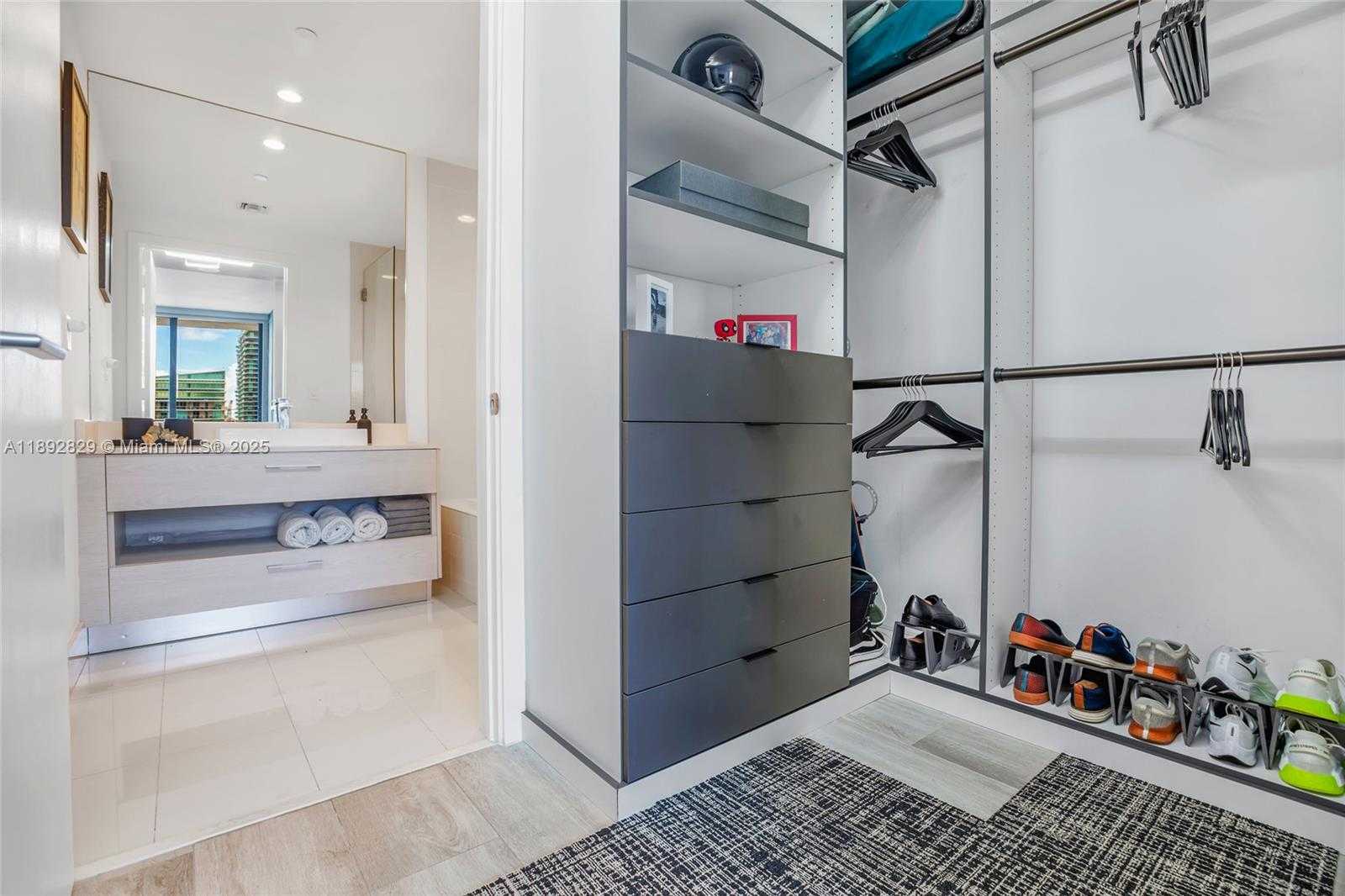 Small Image of 55 SOUTH WEST 9TH ST #3205, Miami Number 9
