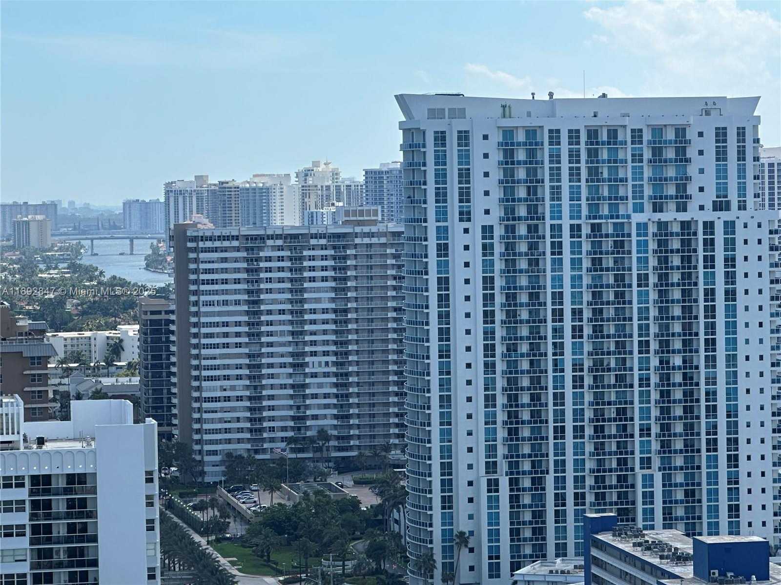 Small Image of 1800 SOUTH OCEAN DR #2707, Hallandale Beach Number 10