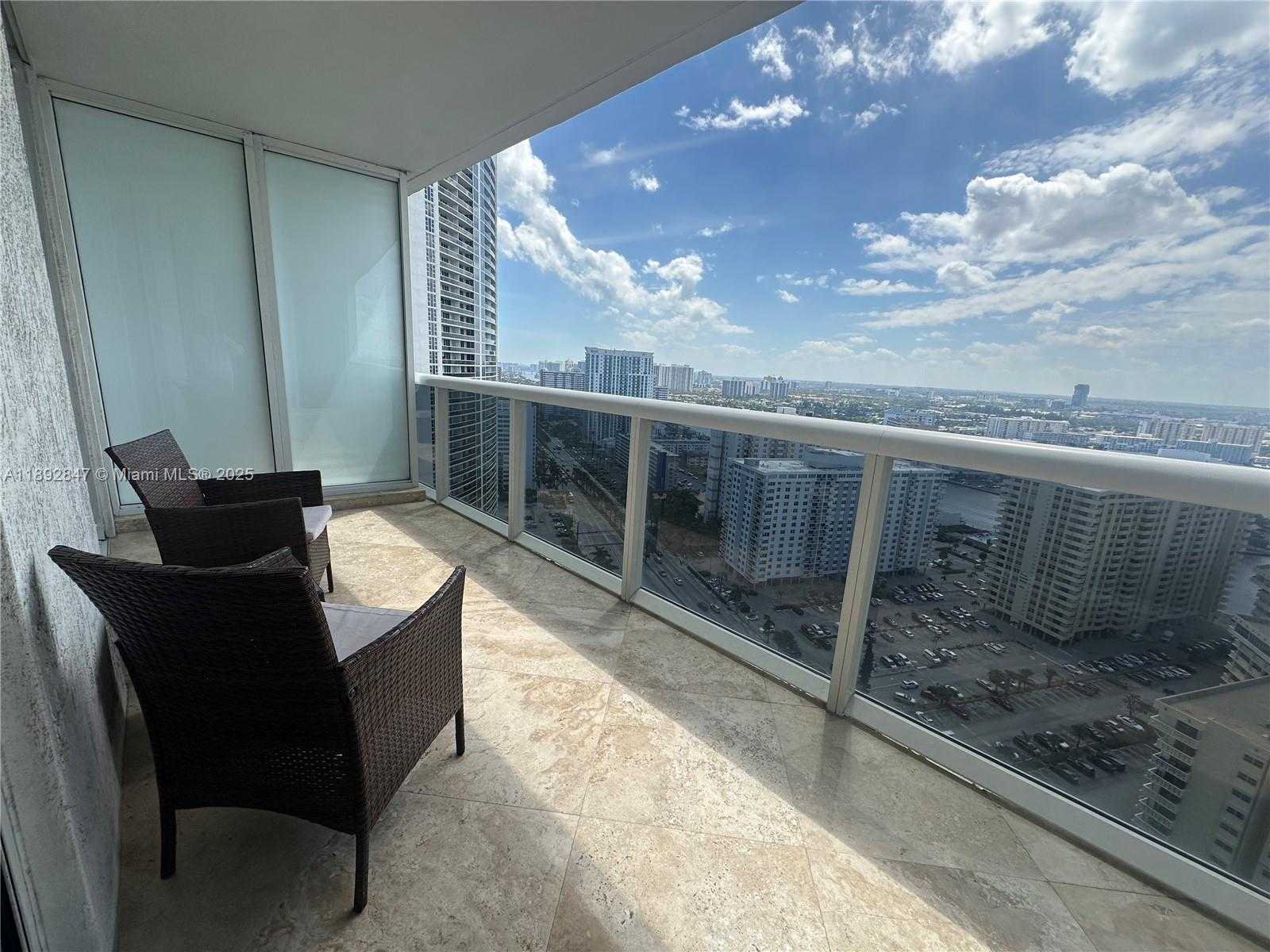 Small Image of 1800 SOUTH OCEAN DR #2707, Hallandale Beach Number 11